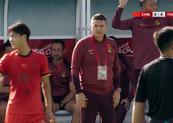 博泰配资 李新翔错失绝杀，泰国多次争议飞铲，国足核心1人：对手心服口服